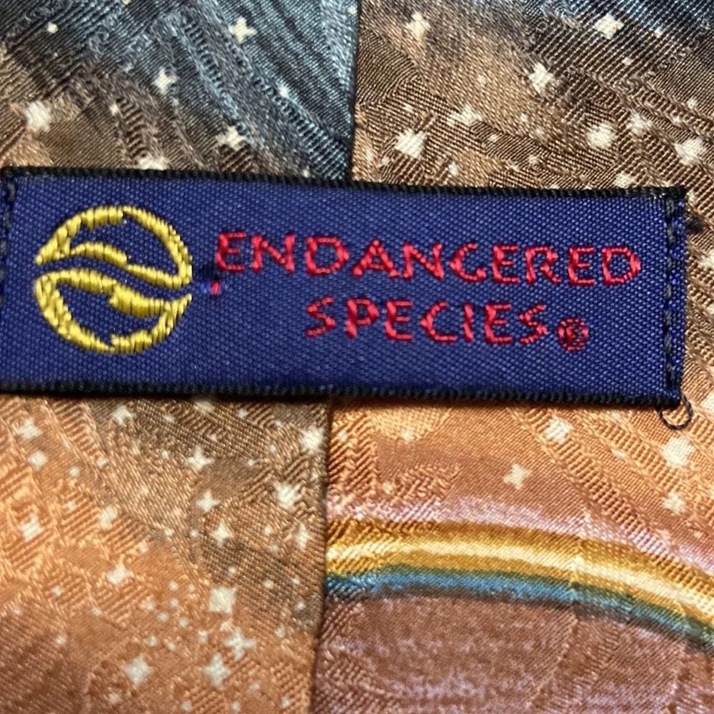Endangered Species 100% Silk Mens Tie -Excellent Used Condition! Quick Shipping!